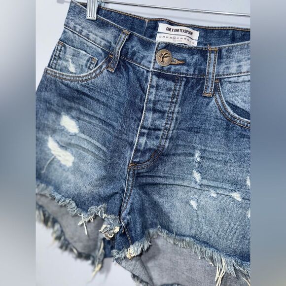 One x Teaspoon Lucky Blue Bonita High Waist Distressed Denim Shorts Size 26 NWT - Picture 2 of 10